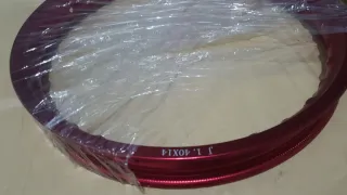 Llantas de aleación rojas + pulgares – Eje delante