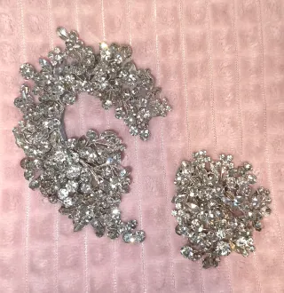 Pendientes plateados de piedra