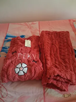 Pijama de chica rosa