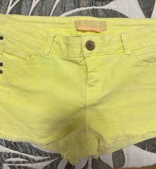 Lote 5 prendas: shorts y falda