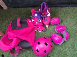 Patines Talla 30-32 + Casco + Bolsa Rosa
