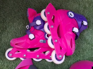 Patines Talla 30-32 + Casco + Bolsa Rosa