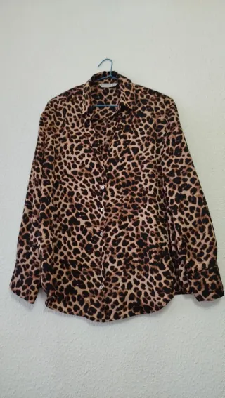 Camisa Mujer Animal Print Beige y Marrón