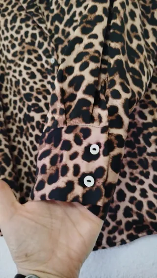 Camisa Mujer Animal Print Beige y Marrón