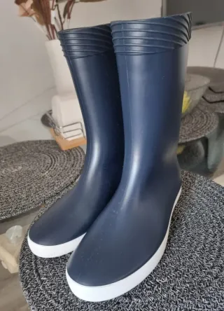 Botas de agua azul y blanco