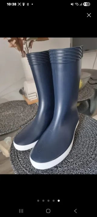 Botas de agua azul y blanco
