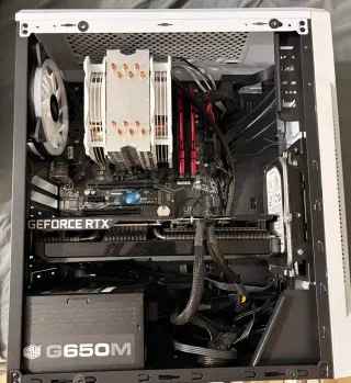 Torre Gaming Cooler Master