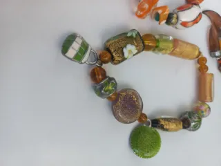 Pulseras elásticas doradas y naranjas, de piedras