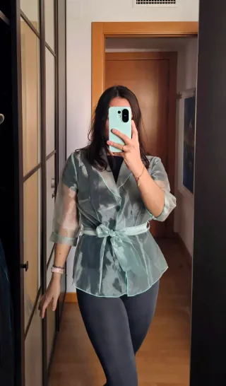 Bolero organza azul (sin estrenar)