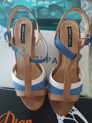 MNG Cuñas Zapatos Tiras Piel Marrón y Azul