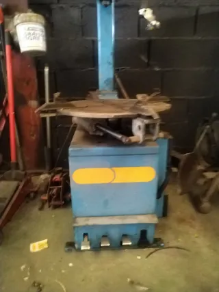 Desmontadora de neumáticos