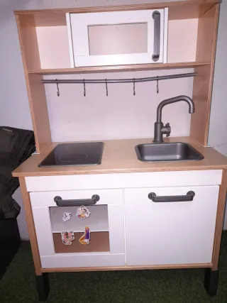 Cocina de juguete de madera