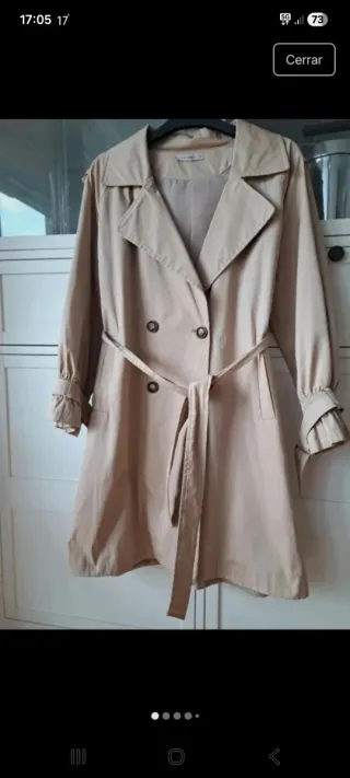 Gabardina beige con cinturón