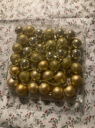 Bolas árbol navidad doradas pequeñas