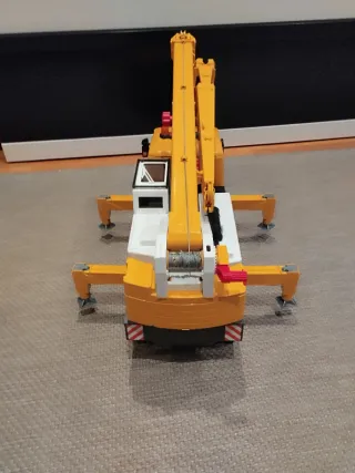 Camión Grúa Liebherr Bruder