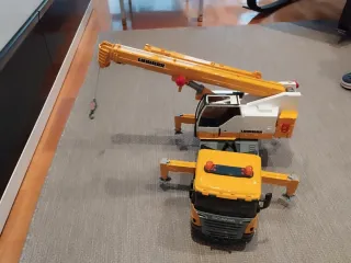 Camión Grúa Liebherr Bruder