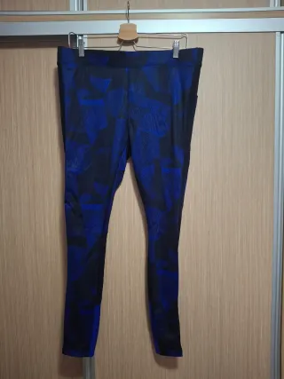 Mallas Decathlon Azul y Negro