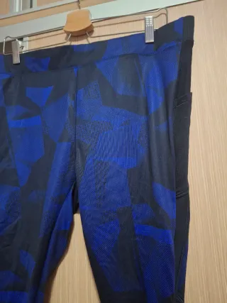 Mallas Decathlon Azul y Negro
