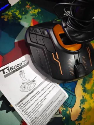 Mando Thrustmaster para simuladores