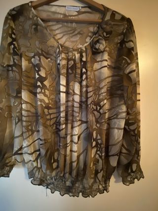 Blusa transparente estampada