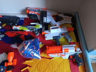 Pistole Nerf con accessori