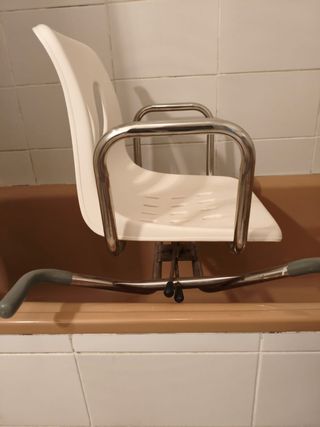 Silla giratoria para ancianos o minusválidos