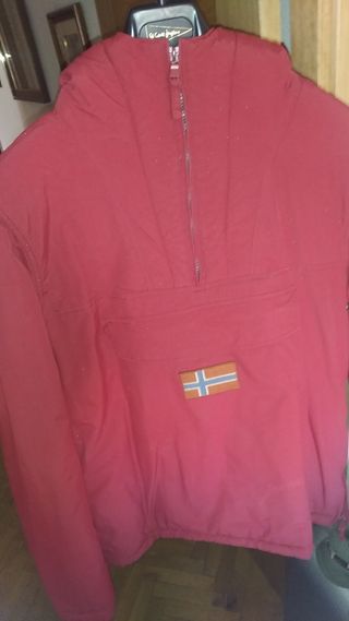 Abrigo Nordico  Rojo Talla L