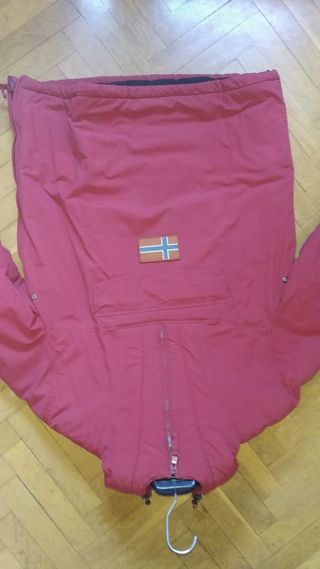 Abrigo Nordico  Rojo Talla L