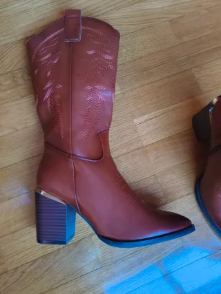 Botas de tacón marrones