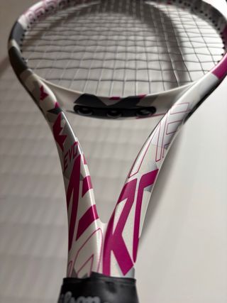 Raqueta de tenis Wilson con funda