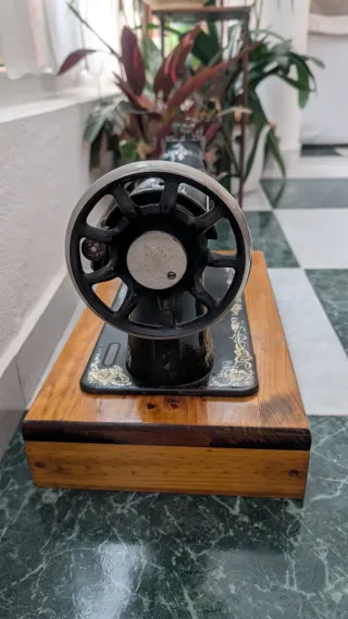 Máquina de coser Singer antigua