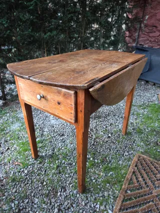 Mesa redonda plegable rústica