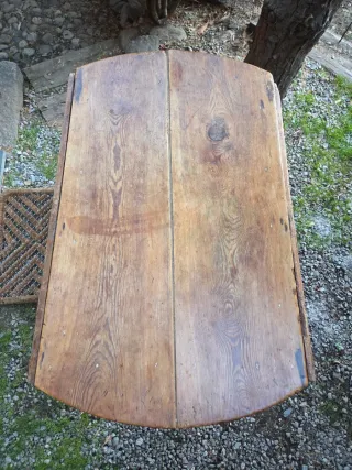 Mesa redonda plegable rústica