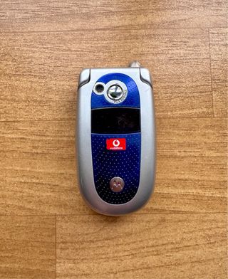 Motorola V525 con cargador