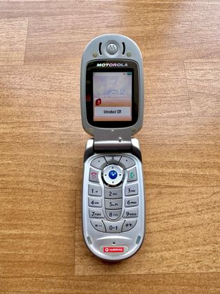 Motorola V525 con cargador