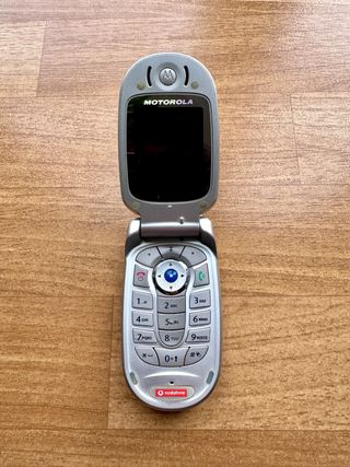Motorola V525 con cargador