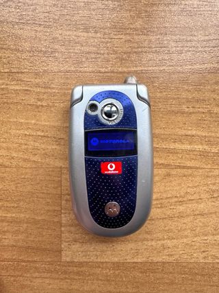 Motorola V525 con cargador