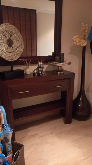 Mueble recibidor con espejo