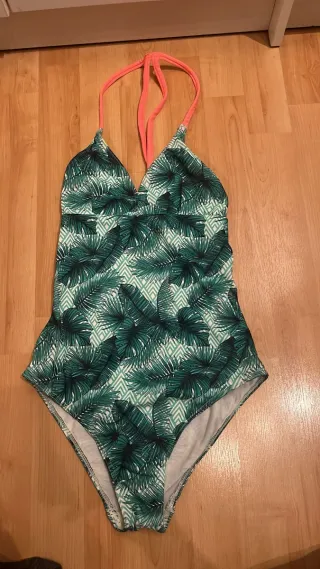 Bañador Decathlon estampado hojas