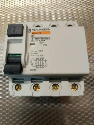 Interruptor Diferencial Merlin Gerin 4P 25A 30mA