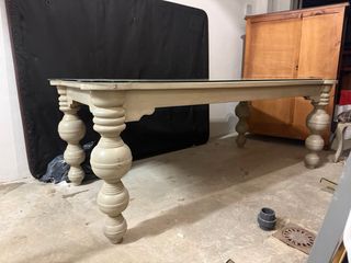 Mesa de salón con 4 sillas