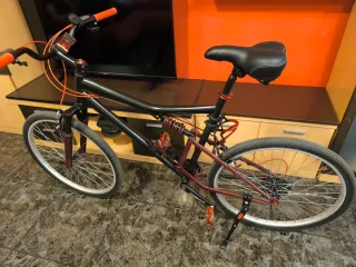 Bicicleta 26" doble suspensión negra y granate