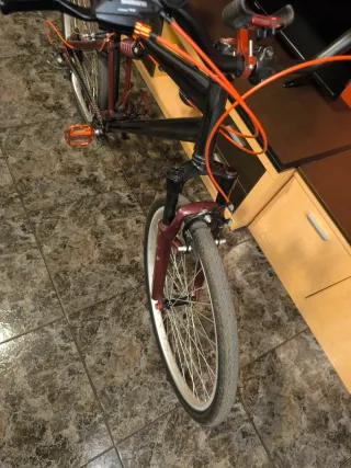 Bicicleta 26" doble suspensión negra y granate
