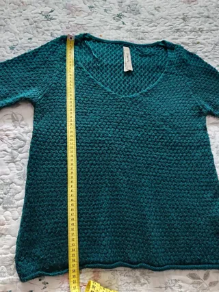 Jersey verde cuello pico