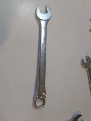 Llave combinada Facom 17mm acodada