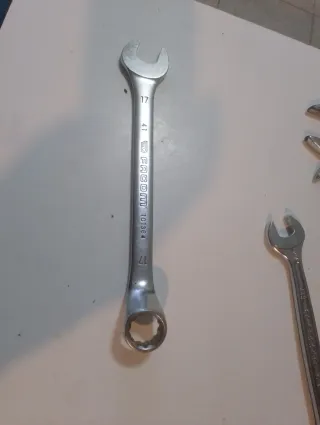 Llave combinada Facom 17mm acodada