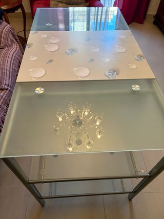 Escritorio de cristal y metal