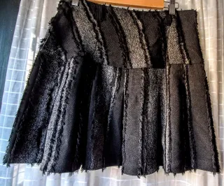 Falda Mini Texturizada Estilo Patchwork Oscuro