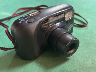 Yashica Zoomate 70 macchina fotografica analogica