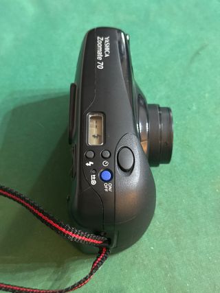 Yashica Zoomate 70 macchina fotografica analogica